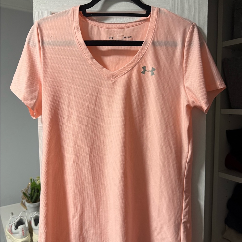Under Armour Women’s V-Neck Performance Tee - Peach